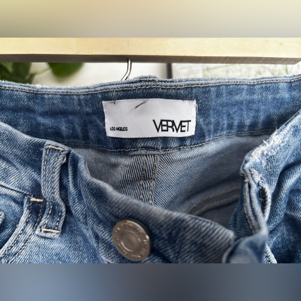 Vervet Women’s Straight Leg Jeans Light/Medium Wash - Picture 2 of 9